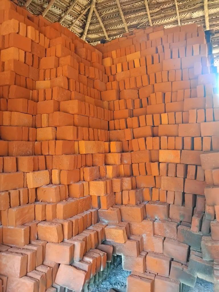 Other image 202510/bricks-suppliers-and-manufactures-in-monaragala-wedabima-df4bd585fa.jpg