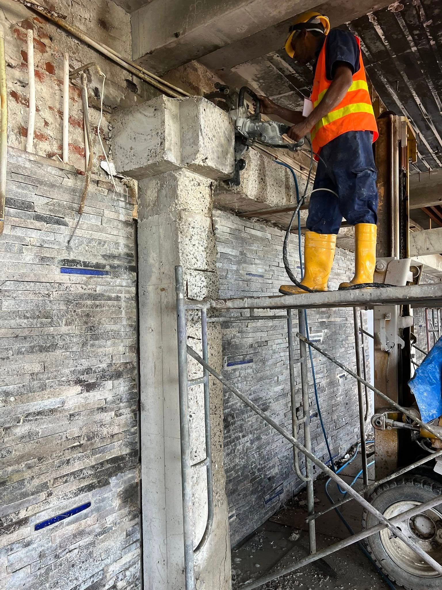 Other image 202510/concrete-core-cutting-in-polgahawela-wedabima-226702e837.jpg