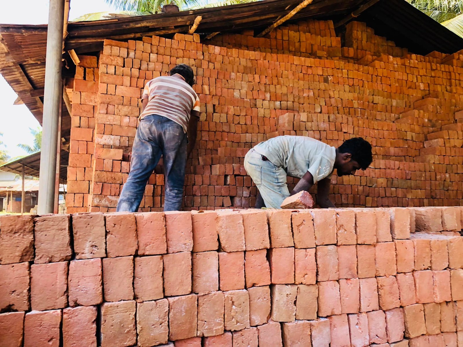 Other image 202510/engineering-bricks-small-sri-lanka-wedabima-997eae3da3.jpg