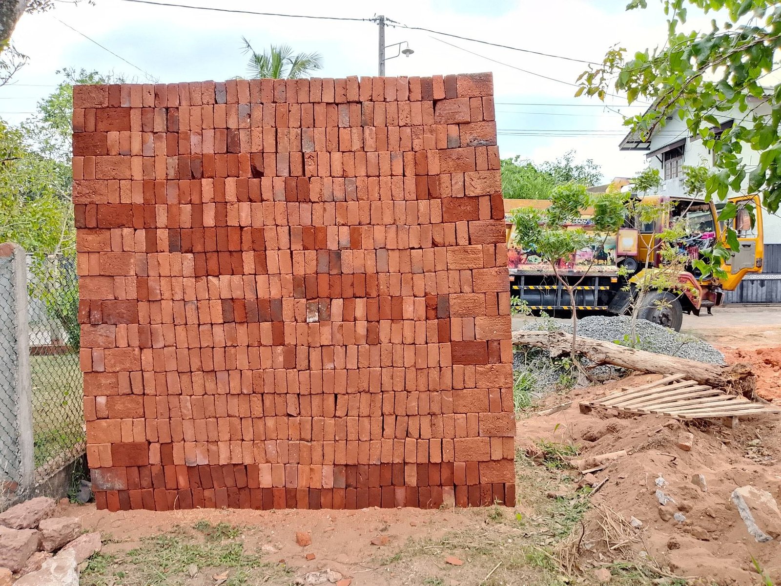 Other image 202601/small-bricks-price-in-puttalam-wedabima-b159207c1d.jpg